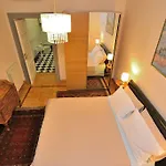 Apartment Casepier Quirinale